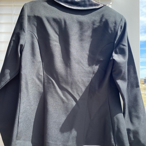 R’ co Vintage Black Blazer with Tie - Picture 2 of 5